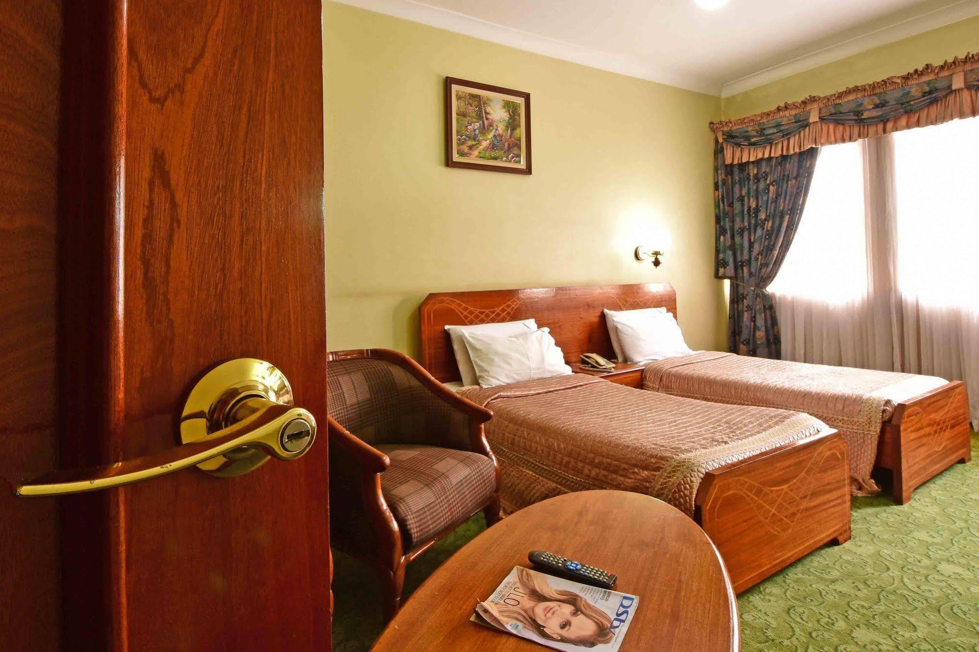 Grand Imperial Hotel Καμπάλα Εξωτερικό φωτογραφία